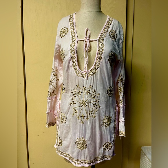 Letarte boho chic handmade coverup - pink with gold embroidery - Picture 1 of 7